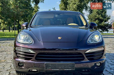 Внедорожник / Кроссовер Porsche Cayenne 2012 в 