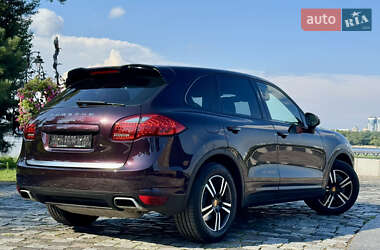 Внедорожник / Кроссовер Porsche Cayenne 2012 в 