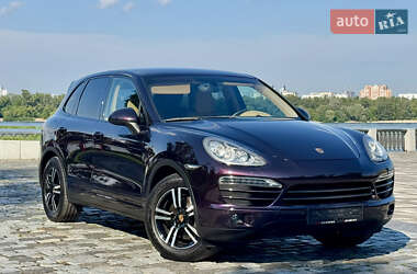 Внедорожник / Кроссовер Porsche Cayenne 2012 в 