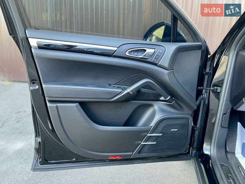 Внедорожник / Кроссовер Porsche Cayenne 2016 в Харькове фото 25 Внедорожник / Кроссовер Porsche Cayenne 2016 в Харькове