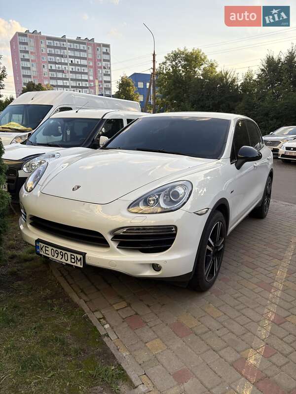 Внедорожник / Кроссовер Porsche Cayenne 2012 в 