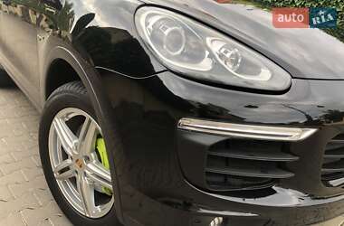 Внедорожник / Кроссовер Porsche Cayenne 2015 в 