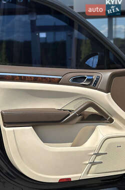 Внедорожник / Кроссовер Porsche Cayenne 2011 в 