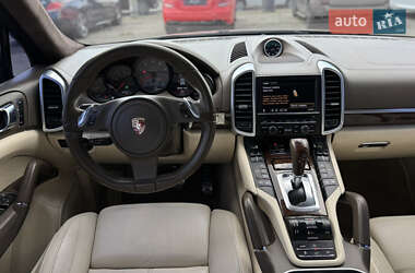 Внедорожник / Кроссовер Porsche Cayenne 2011 в 