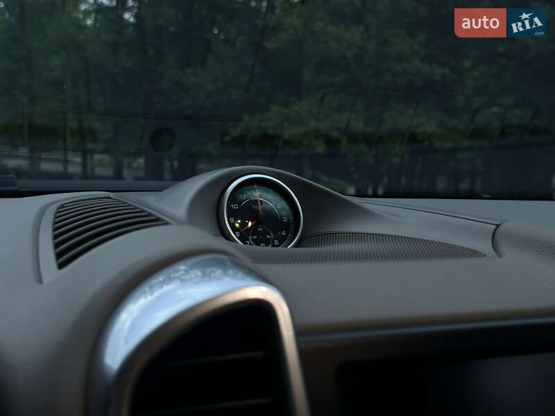 Внедорожник / Кроссовер Porsche Cayenne 2014 в Львове