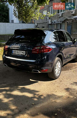Внедорожник / Кроссовер Porsche Cayenne 2011 в 