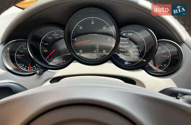 Внедорожник / Кроссовер Porsche Cayenne 2011 в 