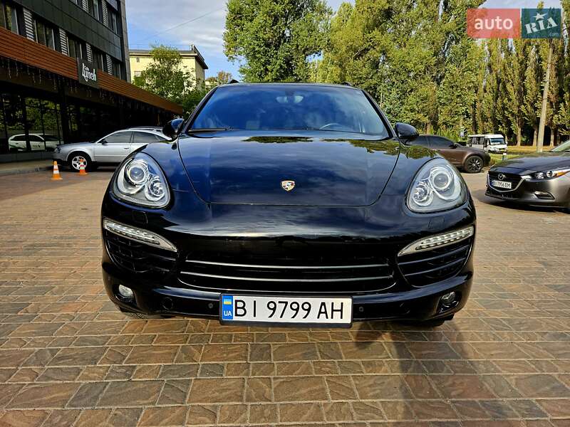 Внедорожник / Кроссовер Porsche Cayenne 2013 в Полтаве