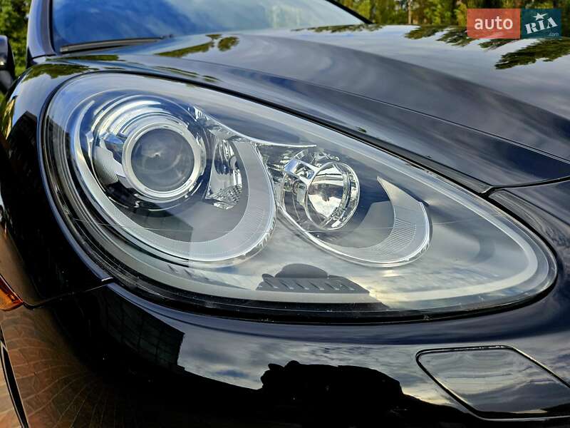 Внедорожник / Кроссовер Porsche Cayenne 2013 в Полтаве