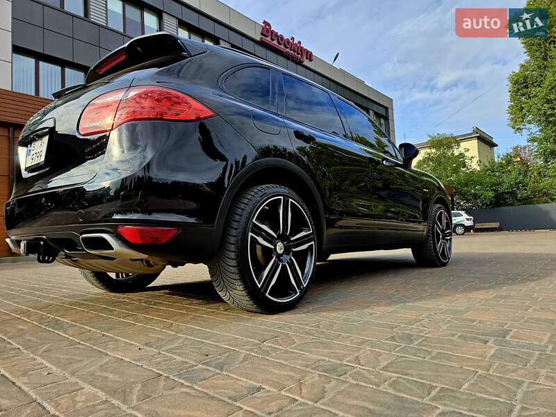 Внедорожник / Кроссовер Porsche Cayenne 2013 в Полтаве