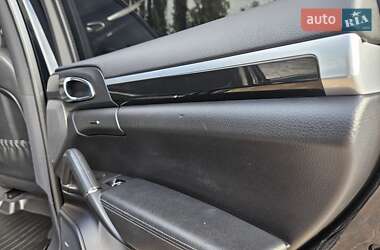 Позашляховик / Кросовер Porsche Cayenne 2013 в 