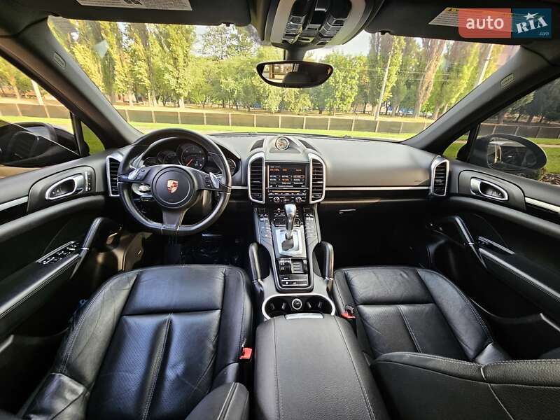 Внедорожник / Кроссовер Porsche Cayenne 2013 в Полтаве