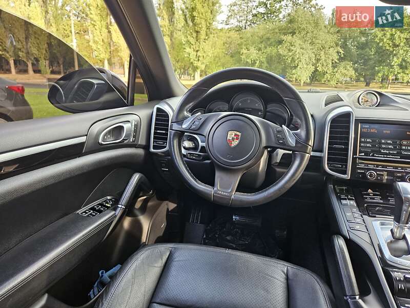 Внедорожник / Кроссовер Porsche Cayenne 2013 в Полтаве