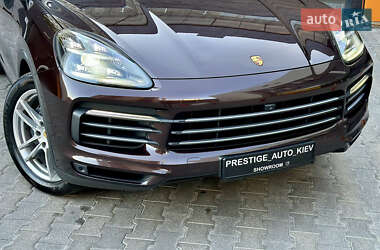 Внедорожник / Кроссовер Porsche Cayenne 2018 в 