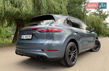 Внедорожник / Кроссовер Porsche Cayenne 2019 в 