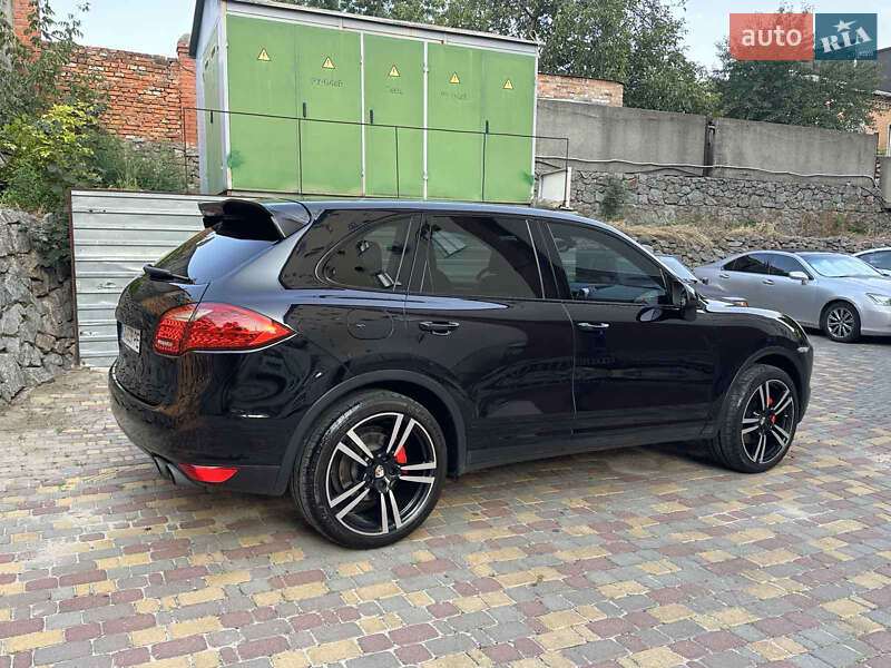 Внедорожник / Кроссовер Porsche Cayenne 2011 в Умани