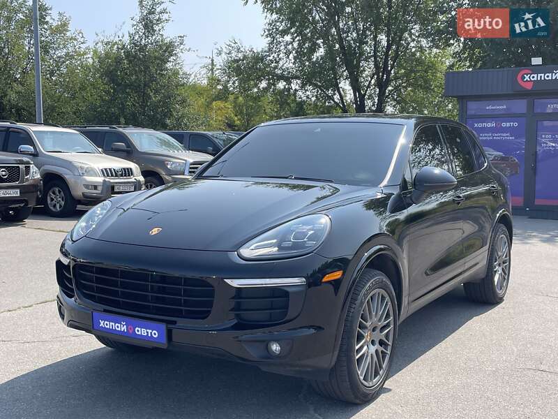 Позашляховик / Кросовер Porsche Cayenne 2016 в Дніпрі