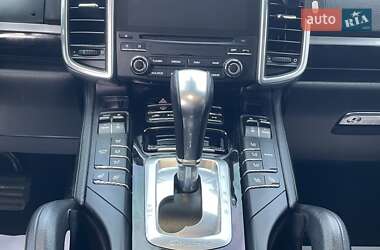 Позашляховик / Кросовер Porsche Cayenne 2016 в 