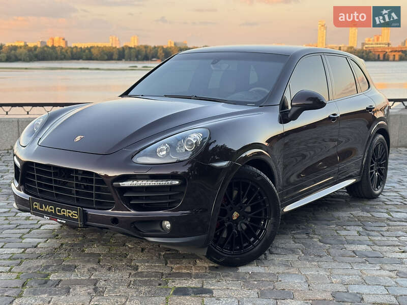 Внедорожник / Кроссовер Porsche Cayenne 2014 в Львове