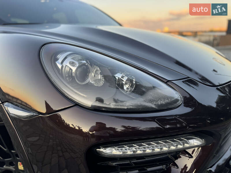 Внедорожник / Кроссовер Porsche Cayenne 2014 в Львове