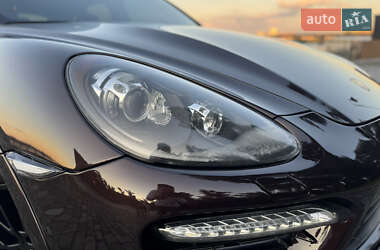 Внедорожник / Кроссовер Porsche Cayenne 2014 в 