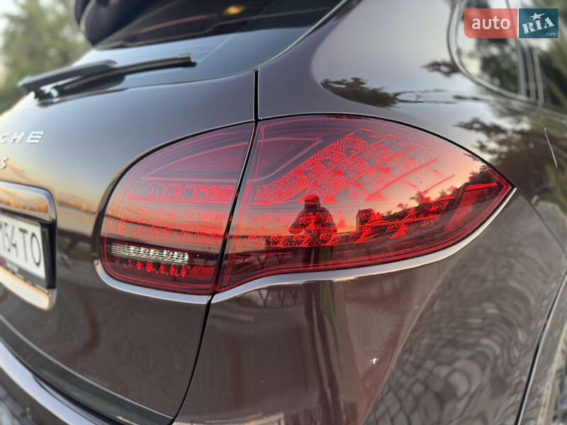 Внедорожник / Кроссовер Porsche Cayenne 2014 в Львове
