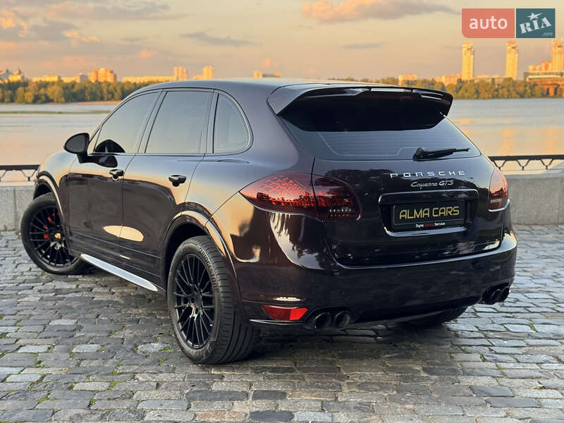 Внедорожник / Кроссовер Porsche Cayenne 2014 в Львове