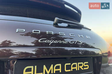 Внедорожник / Кроссовер Porsche Cayenne 2014 в 