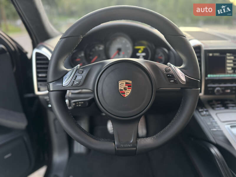 Внедорожник / Кроссовер Porsche Cayenne 2014 в Львове