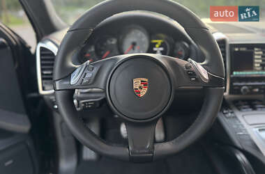 Внедорожник / Кроссовер Porsche Cayenne 2014 в 