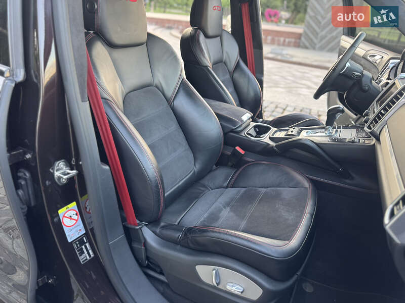 Внедорожник / Кроссовер Porsche Cayenne 2014 в Львове