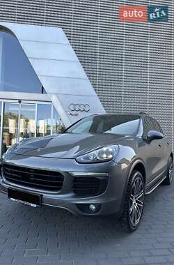 Внедорожник / Кроссовер Porsche Cayenne 2015 в 