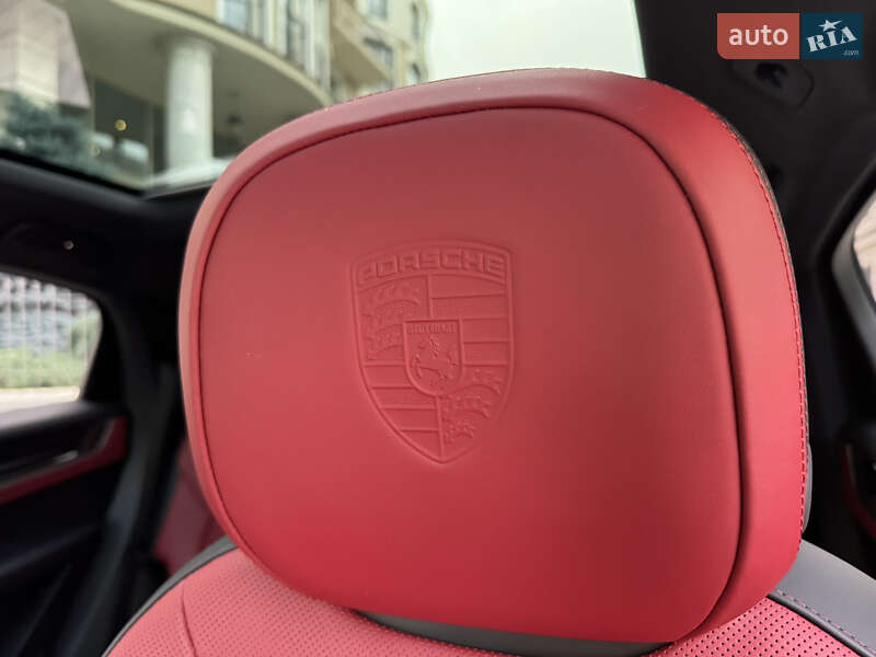 Внедорожник / Кроссовер Porsche Cayenne 2023 в Киеве