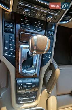 Внедорожник / Кроссовер Porsche Cayenne 2013 в 