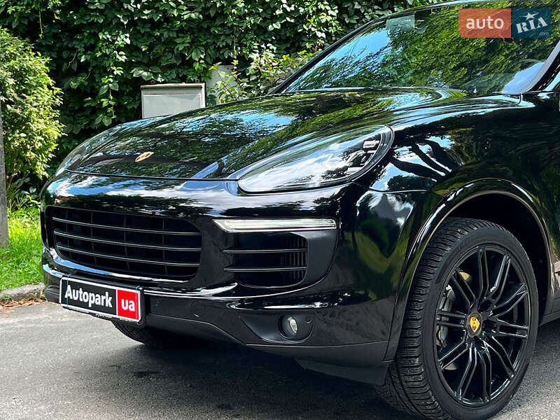 Внедорожник / Кроссовер Porsche Cayenne 2017 в Киеве