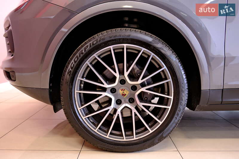 Внедорожник / Кроссовер Porsche Cayenne 2019 в Одессе