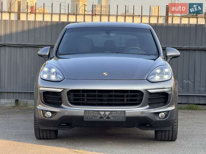 Позашляховик / Кросовер Porsche Cayenne 2015 в Києві