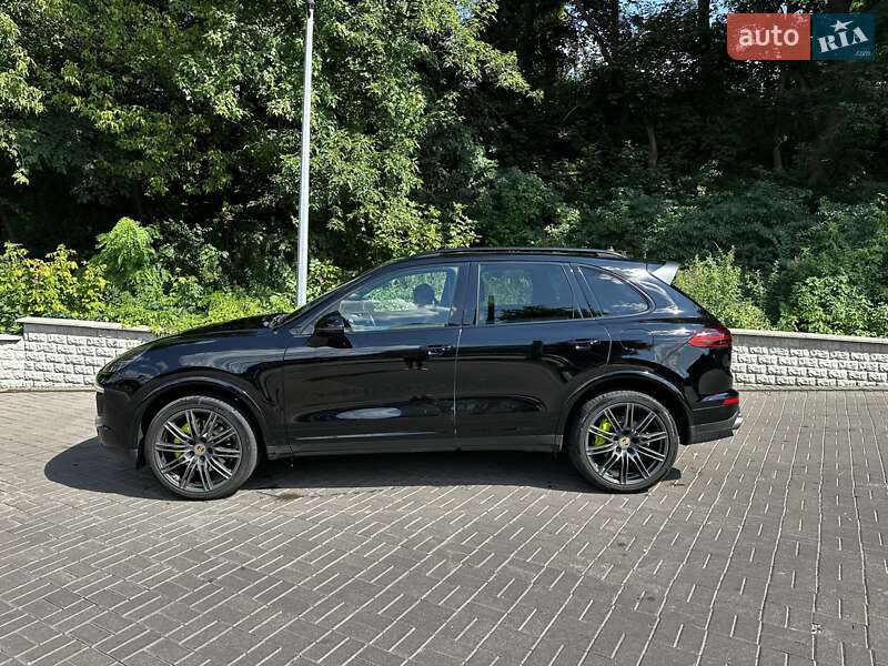 Внедорожник / Кроссовер Porsche Cayenne 2017 в Киеве