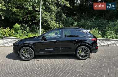 Внедорожник / Кроссовер Porsche Cayenne 2017 в 