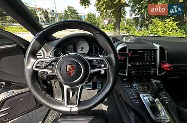 Внедорожник / Кроссовер Porsche Cayenne 2017 в 