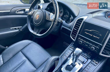 Внедорожник / Кроссовер Porsche Cayenne 2014 в 