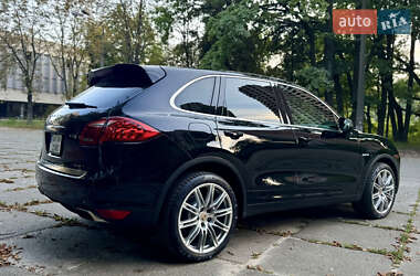 Внедорожник / Кроссовер Porsche Cayenne 2014 в 