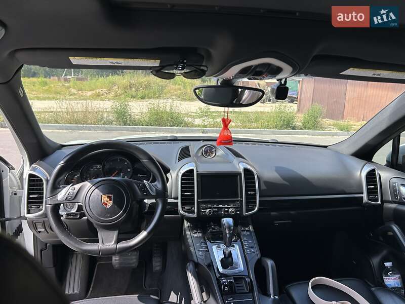 Позашляховик / Кросовер Porsche Cayenne 2013 в Києві