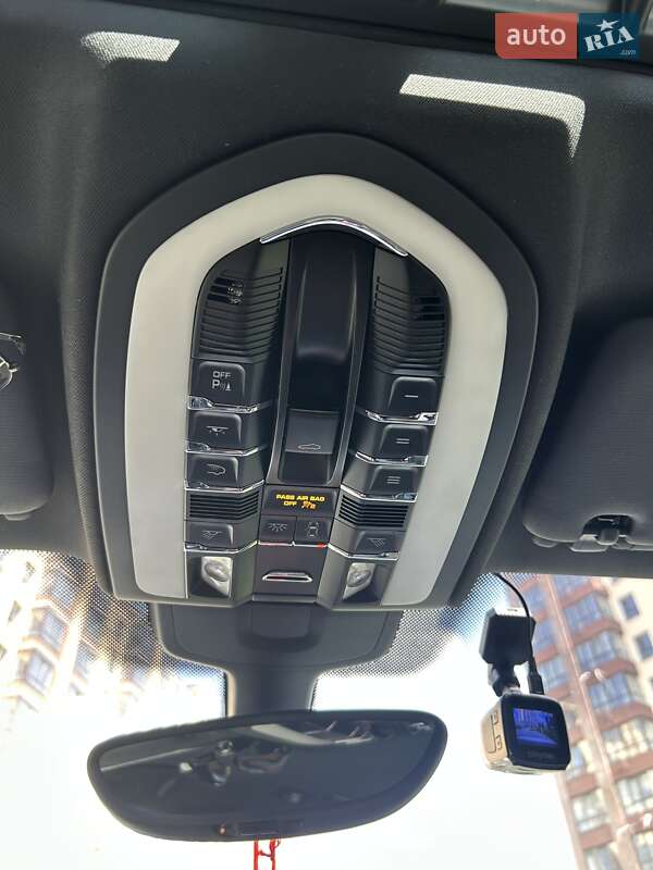 Позашляховик / Кросовер Porsche Cayenne 2013 в Києві
