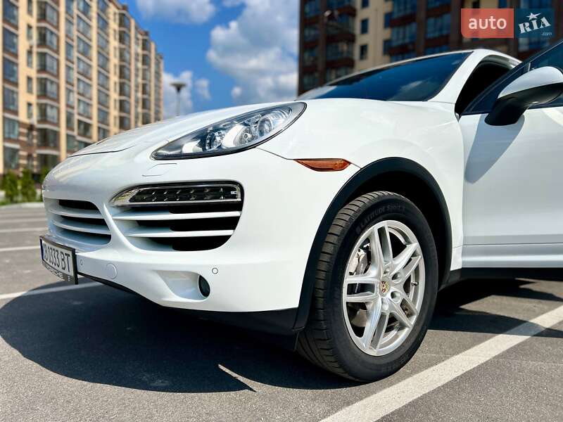 Позашляховик / Кросовер Porsche Cayenne 2013 в Києві