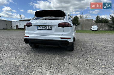 Внедорожник / Кроссовер Porsche Cayenne 2016 в 