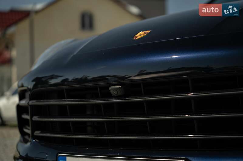 Внедорожник / Кроссовер Porsche Cayenne 2019 в Черновцах