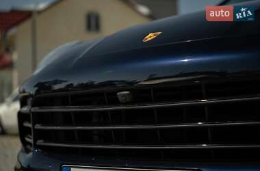 Внедорожник / Кроссовер Porsche Cayenne 2019 в 