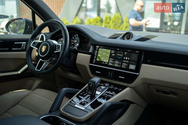 Внедорожник / Кроссовер Porsche Cayenne 2019 в Черновцах