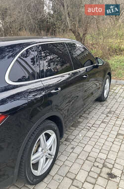 Внедорожник / Кроссовер Porsche Cayenne 2010 в 